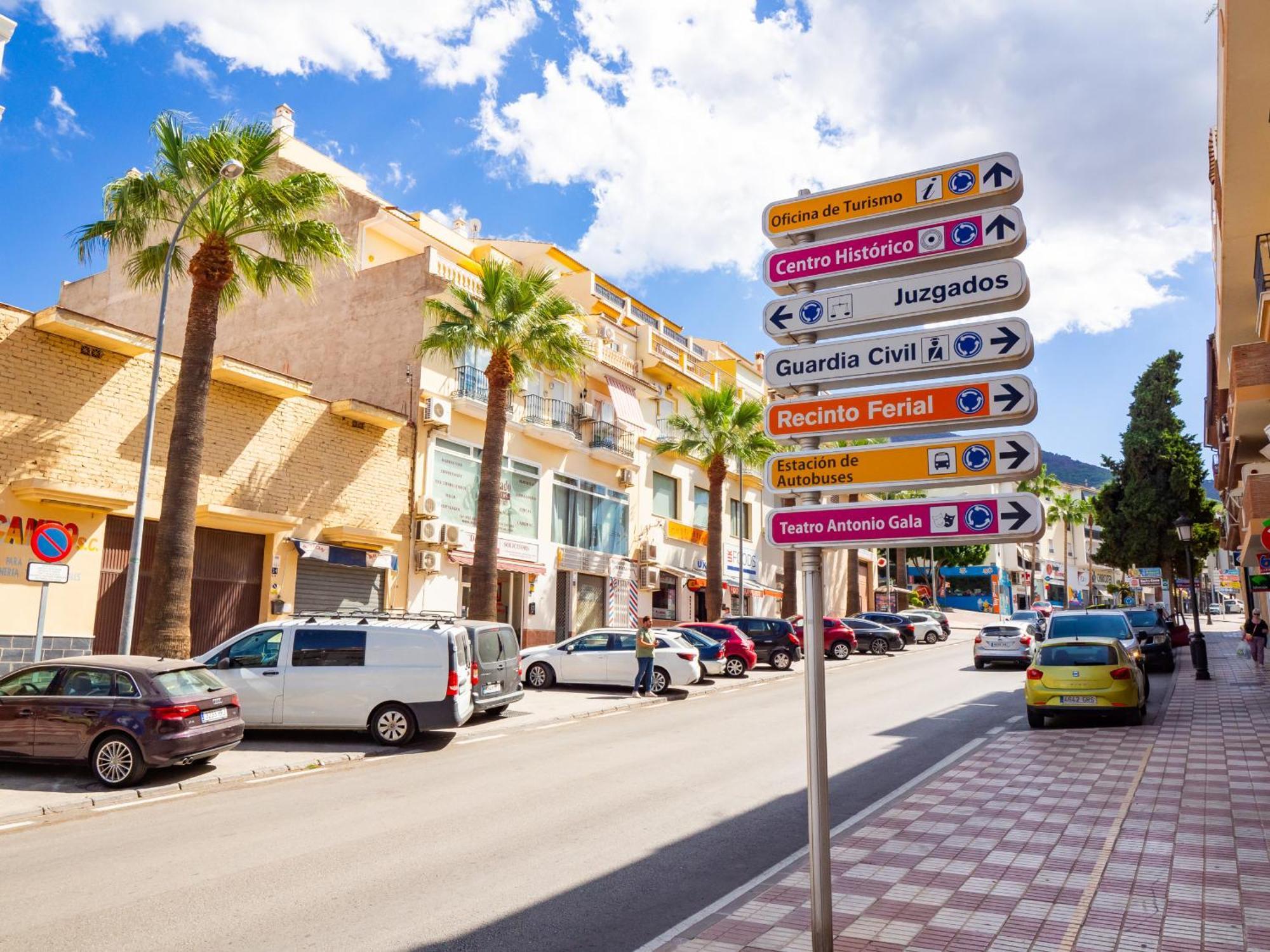 شقة Cubo'S Boutique Urban Deluxe Alhaurín el Grande المظهر الخارجي الصورة
